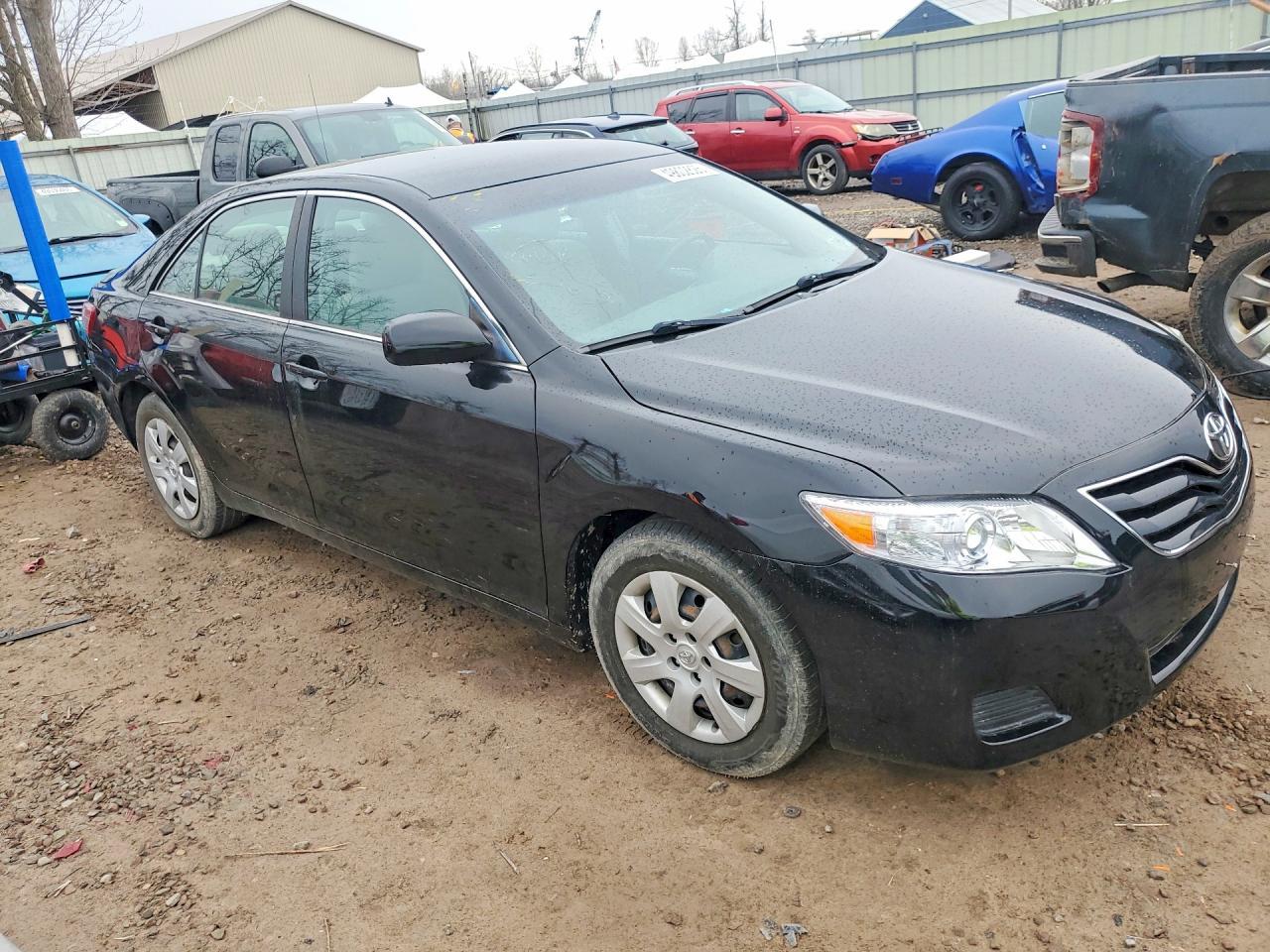 2011 Toyota Camry Le - Фото 4