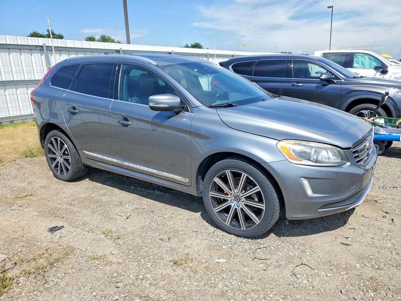 2016 Volvo Xc60 T5 Platinum - Image 4