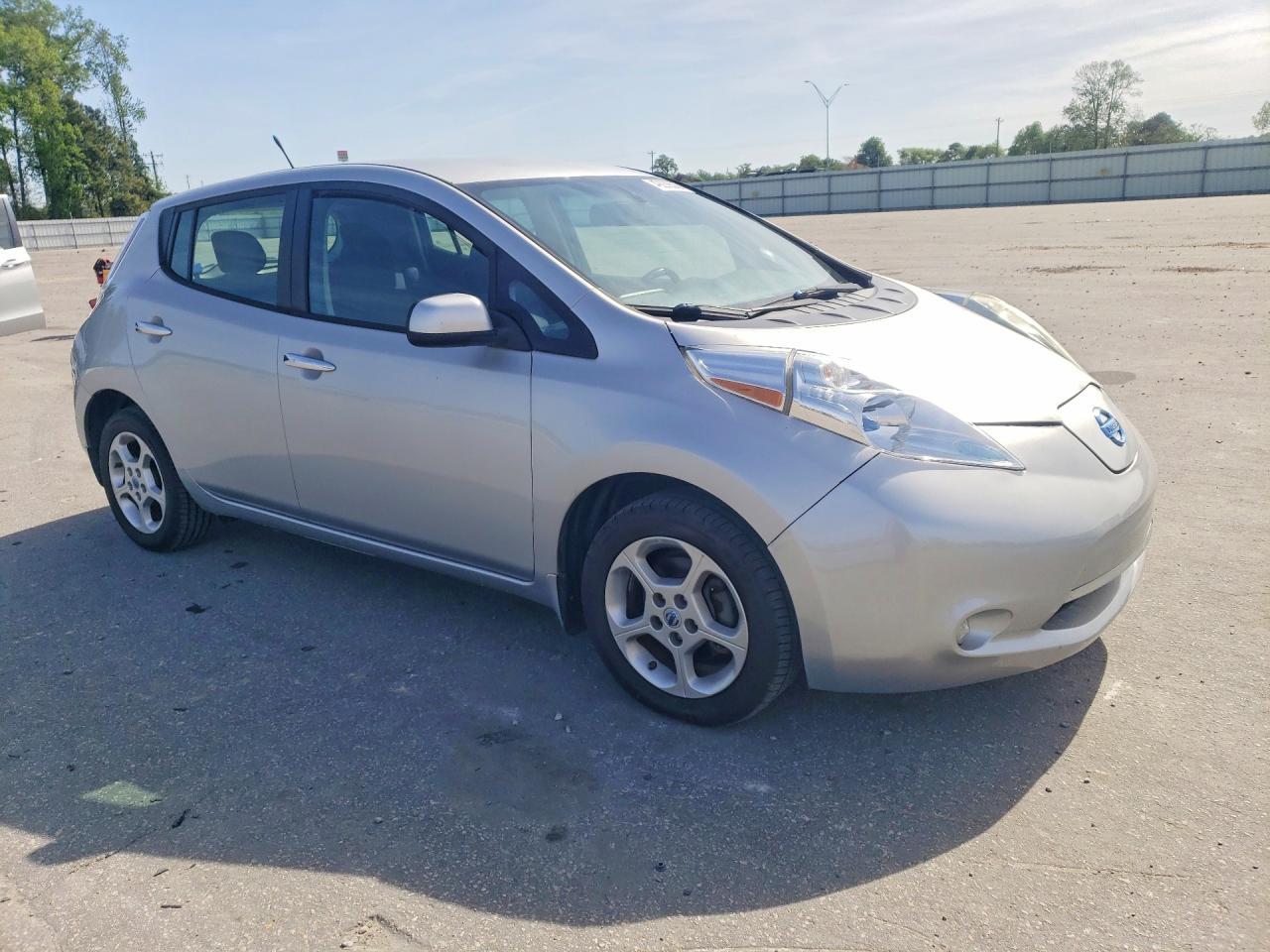 2013 Nissan Leaf S - Фото 4