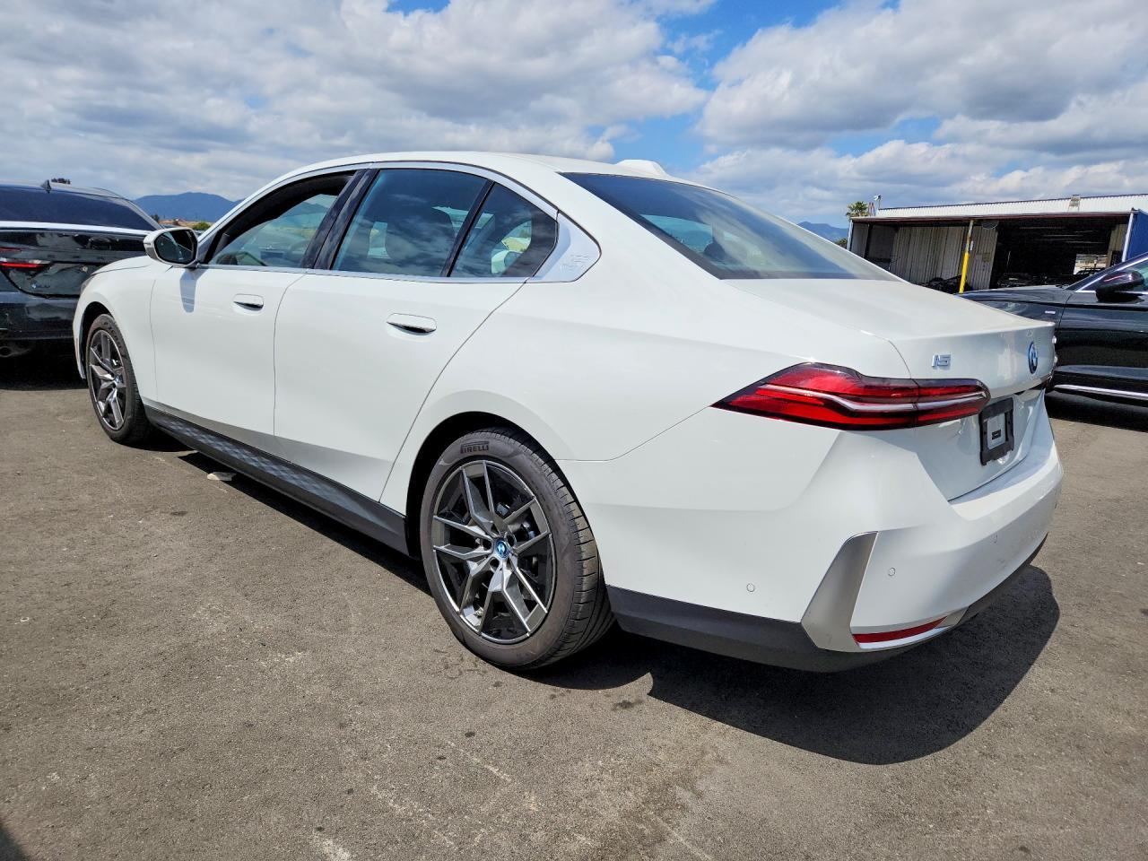 2024 BMW I5 Edrive 40 - Image 2
