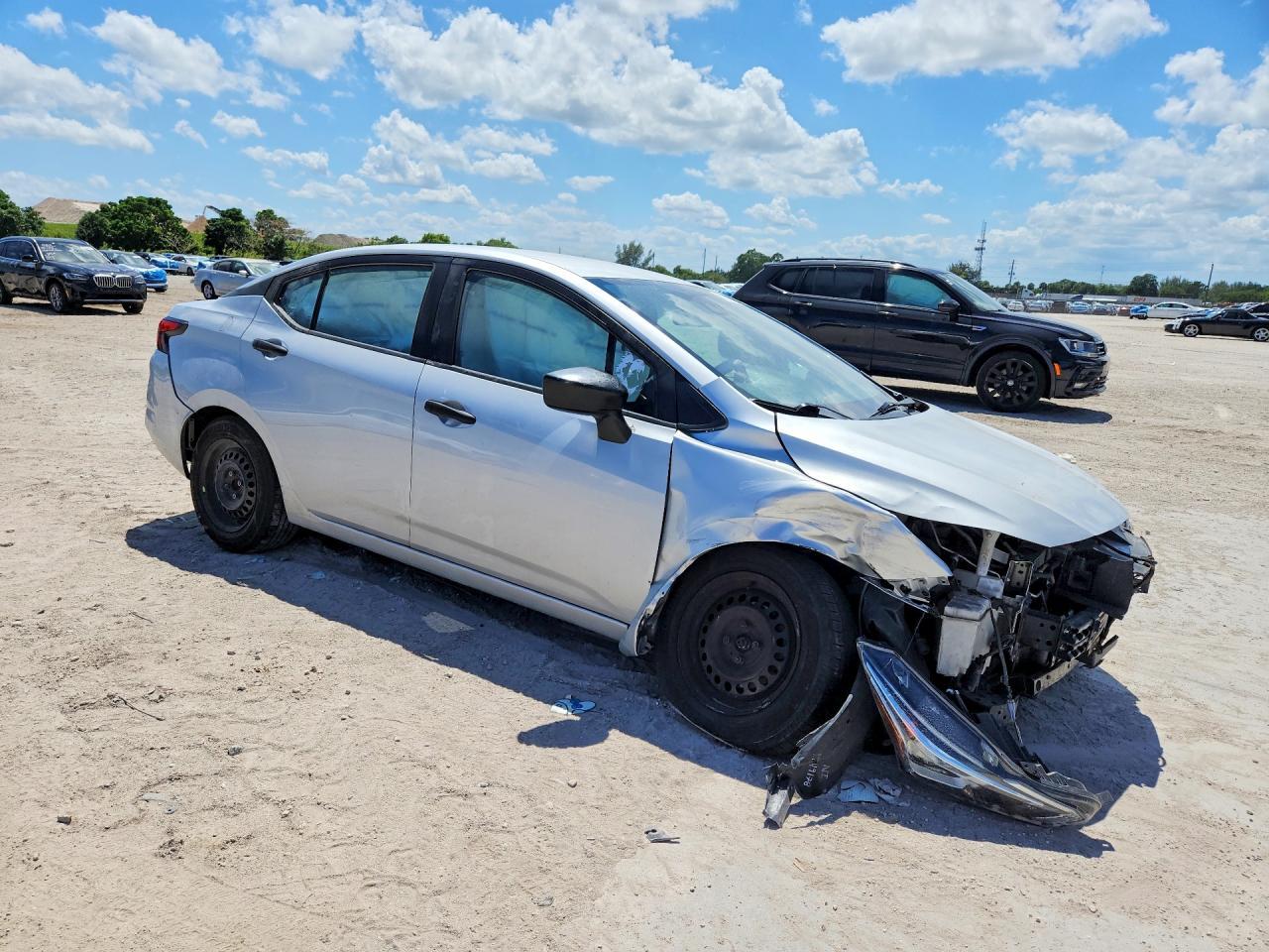 2020 Nissan Versa S - Фото 4