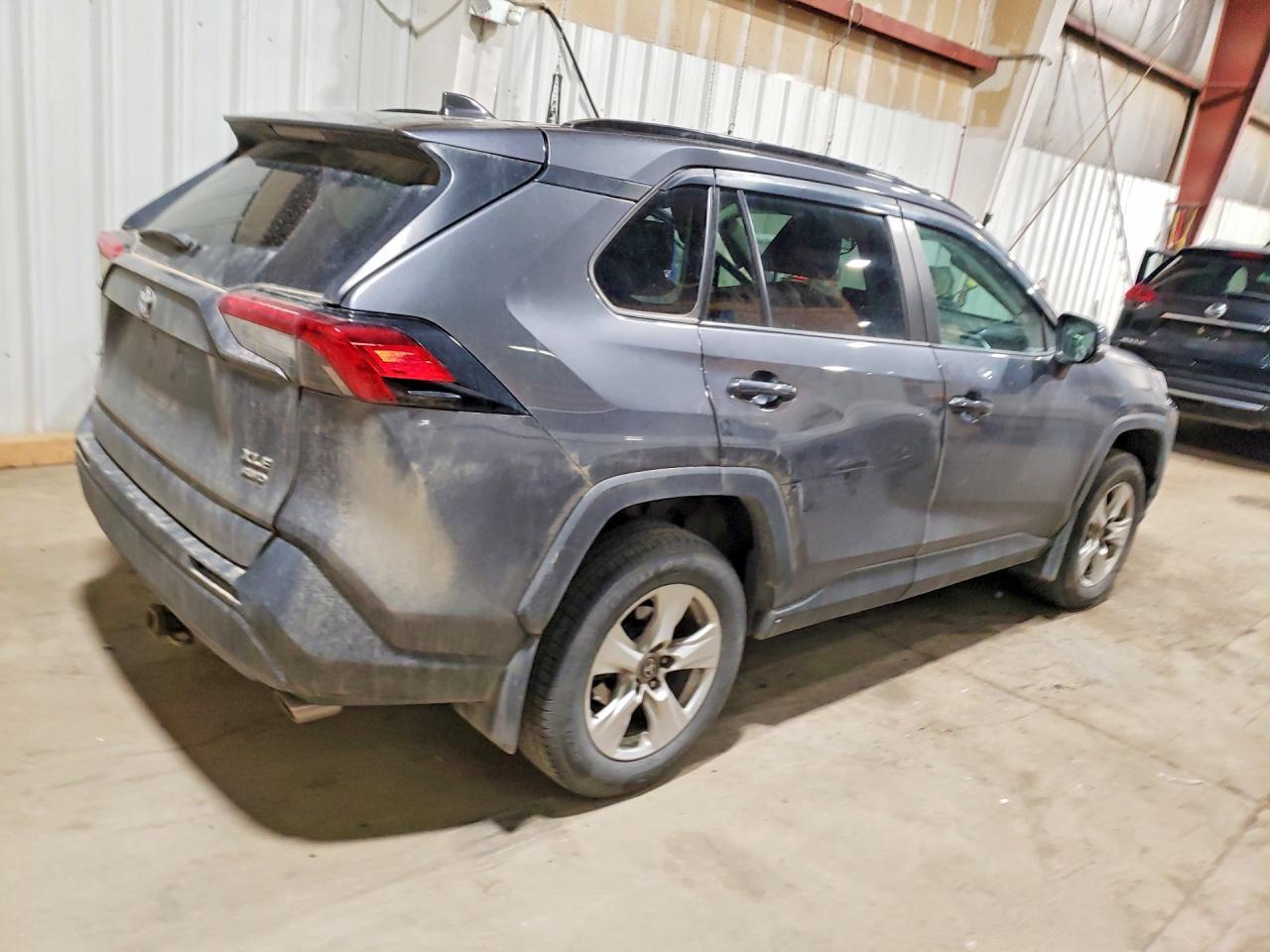 2021 Toyota Rav4 Xle - Image 3