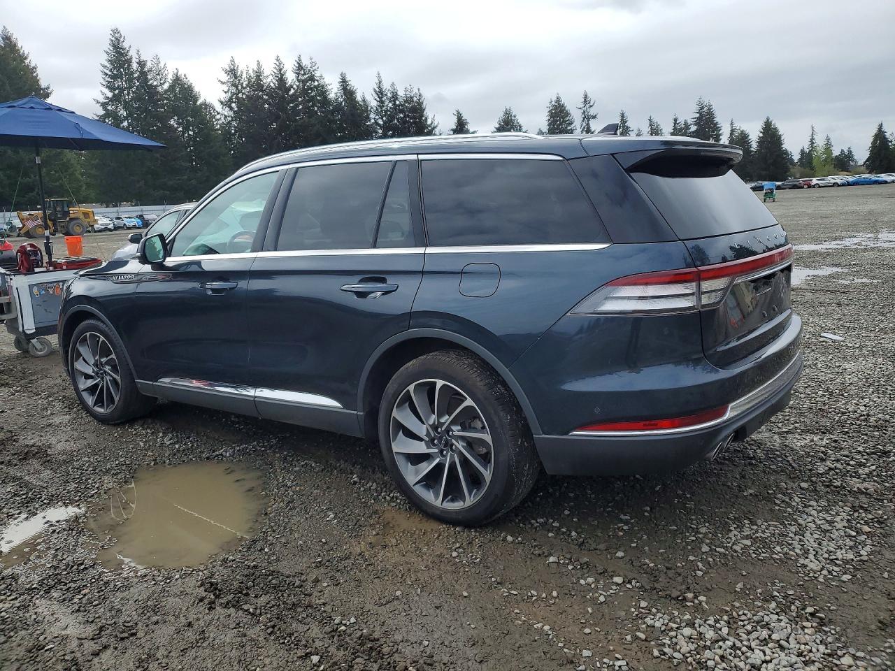 2021 Lincoln Aviator Reserve - Image 2