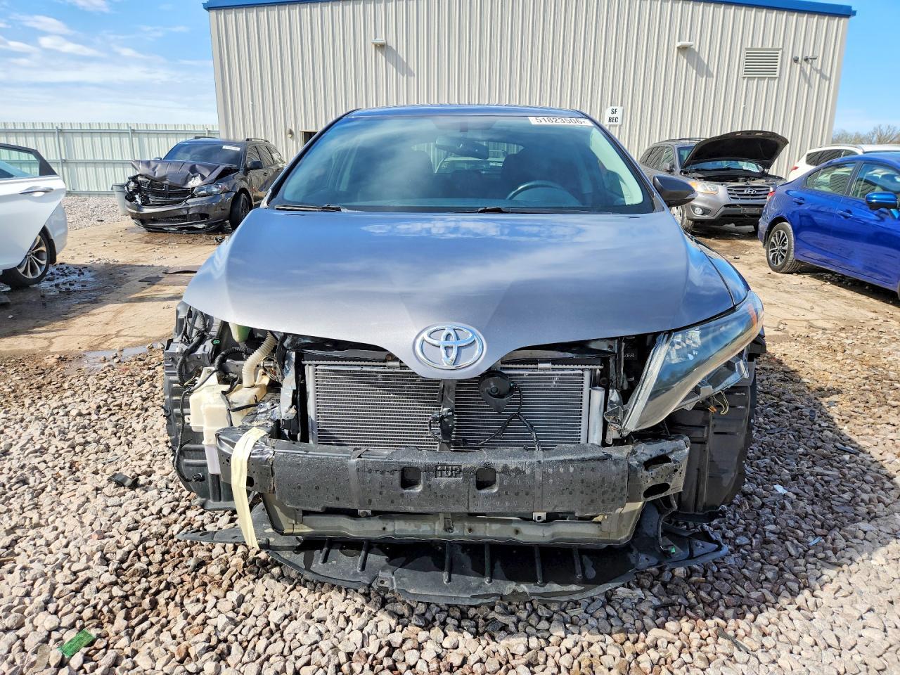 2015 Toyota Venza Le - Image 5