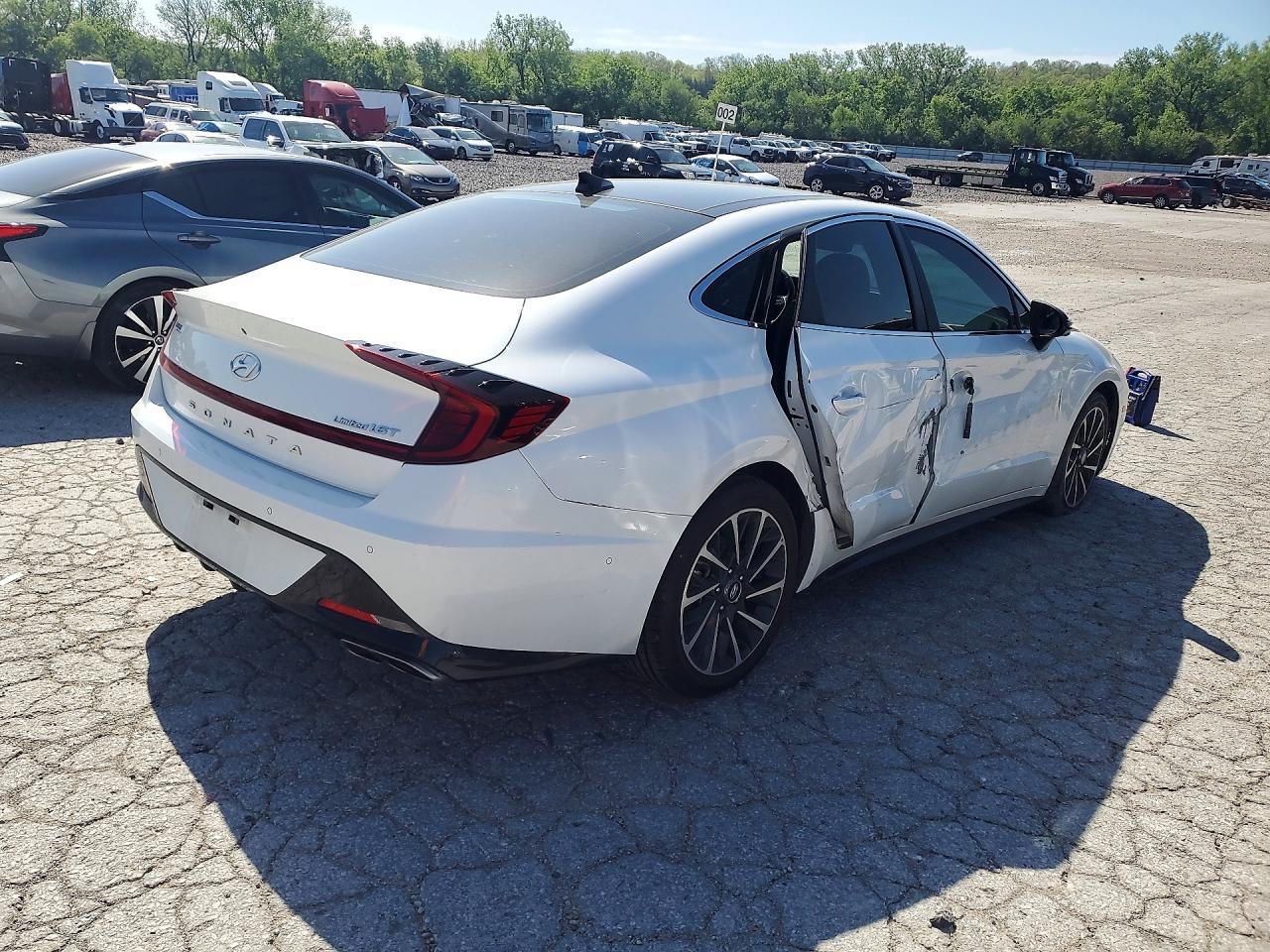 2020 Hyundai Sonata Limited - Image 3