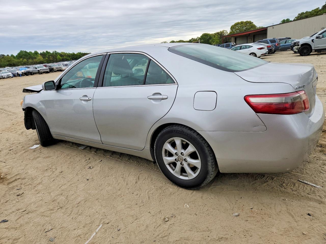 2007 Toyota Camry Le - Фото 2