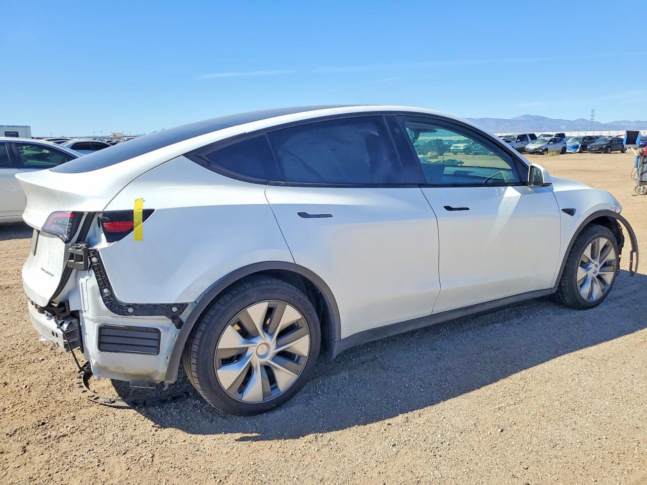 2023 Tesla Model Y - Фото 3