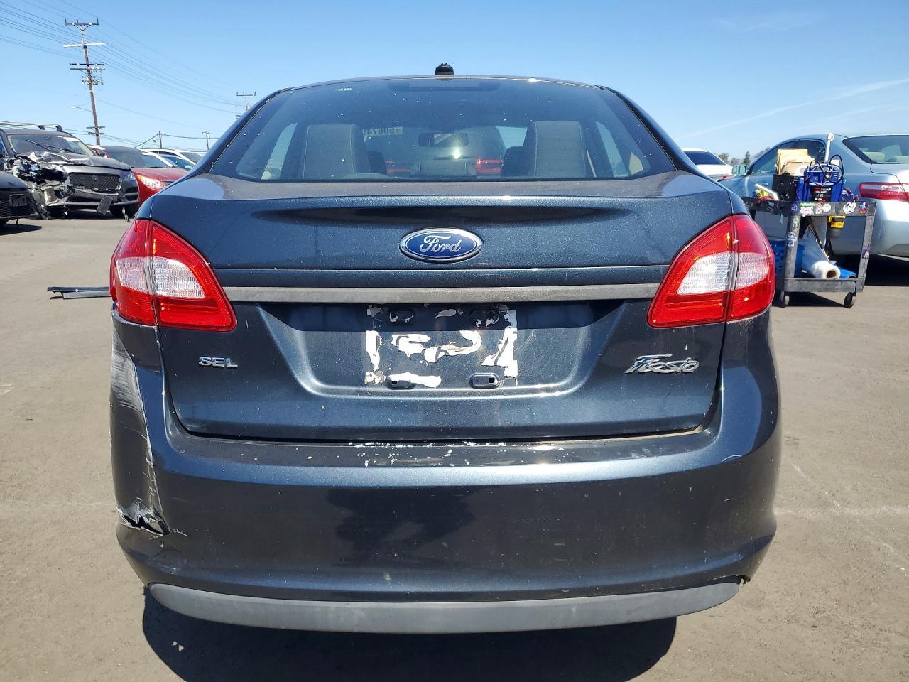 2011 Ford Fiesta Sel - Image 6