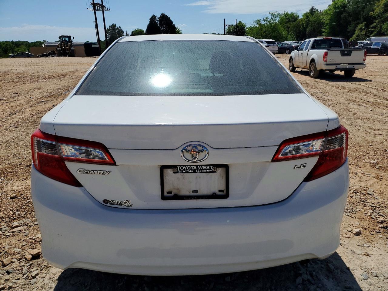 2012 Toyota Camry Le - Фото 6