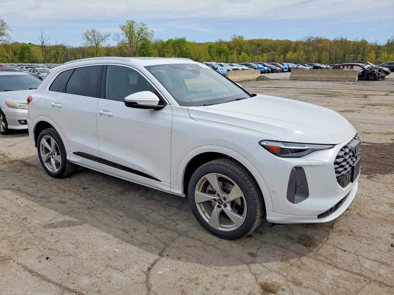 2025 Audi Q5 - Фото 4