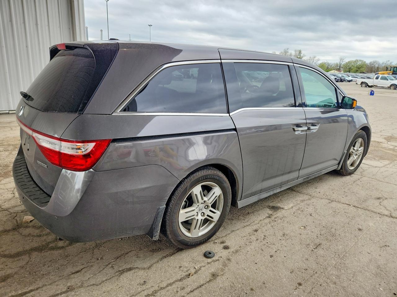 2012 Honda Odyssey Touring - Фото 3