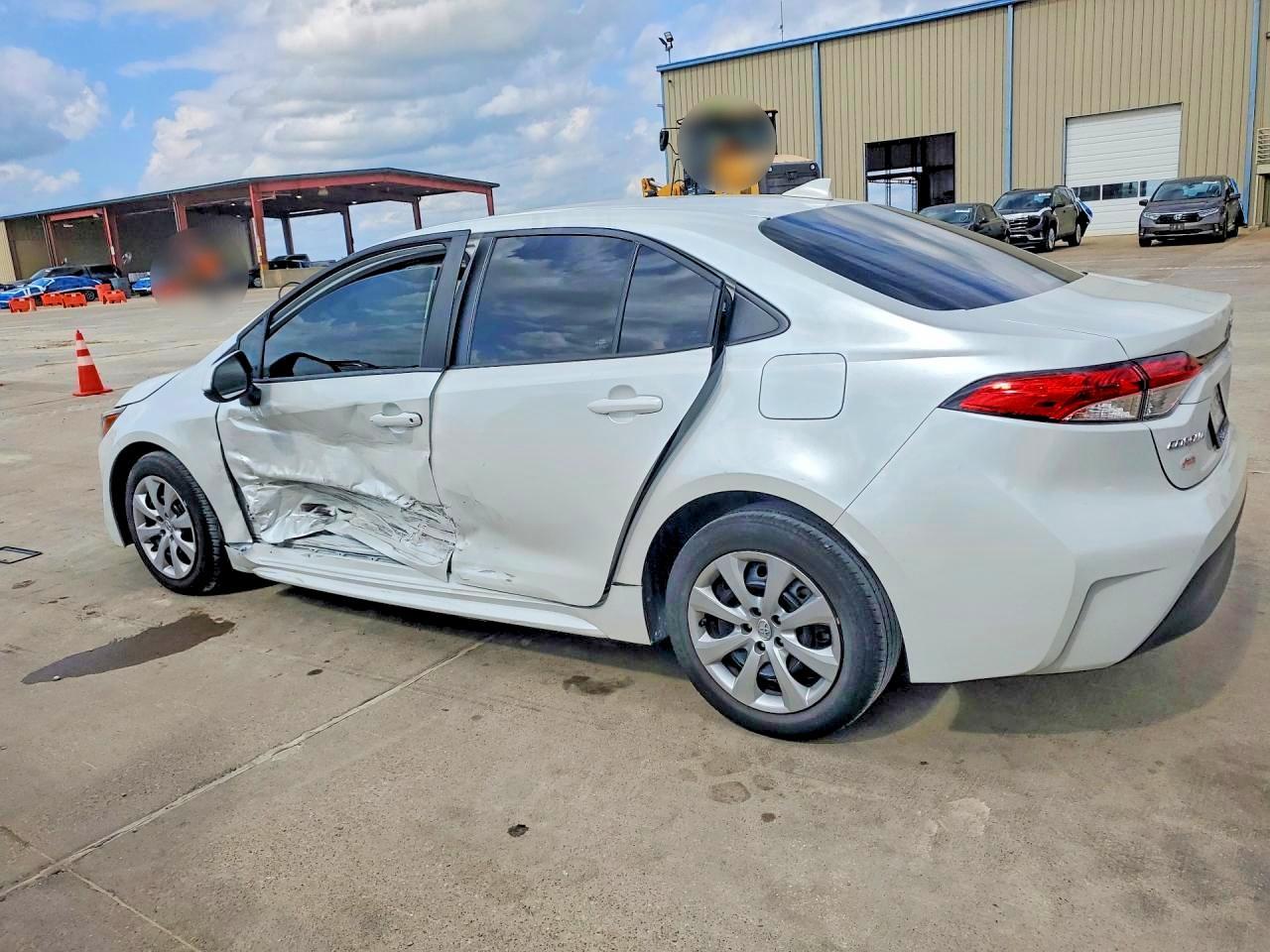 2023 Toyota Corolla Le - Image 2
