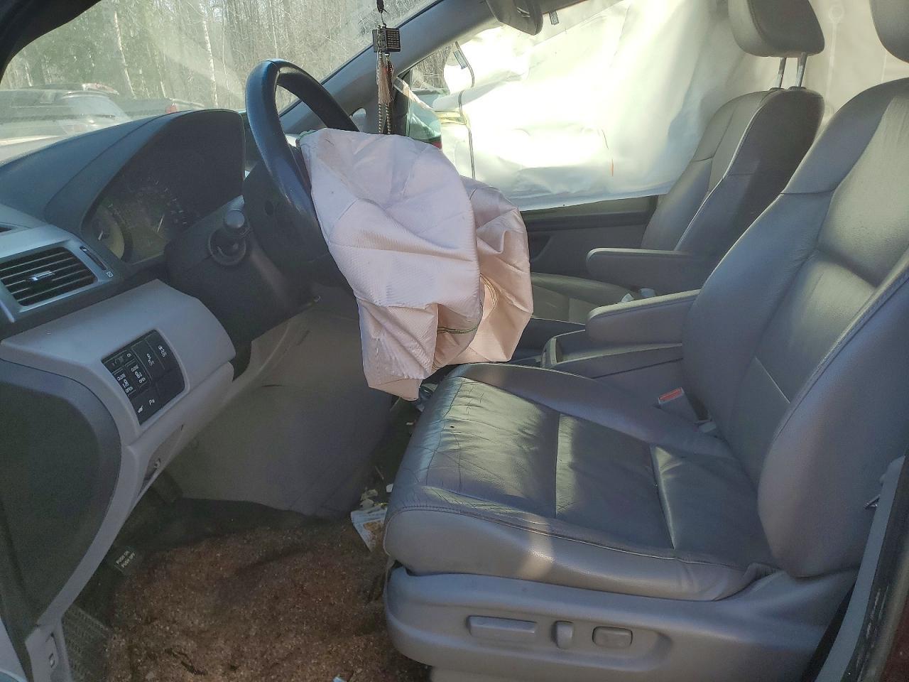 2012 Honda Odyssey Touring - Image 7