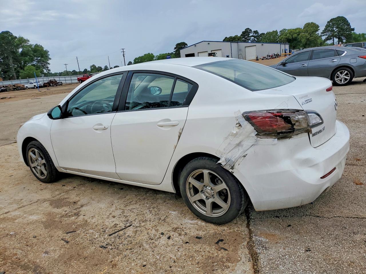 2012 Mazda 3 I - Image 2