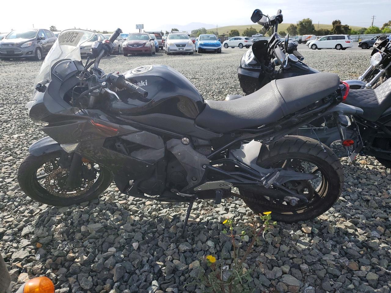 2011 Kawasaki Ex650 C - Image 3