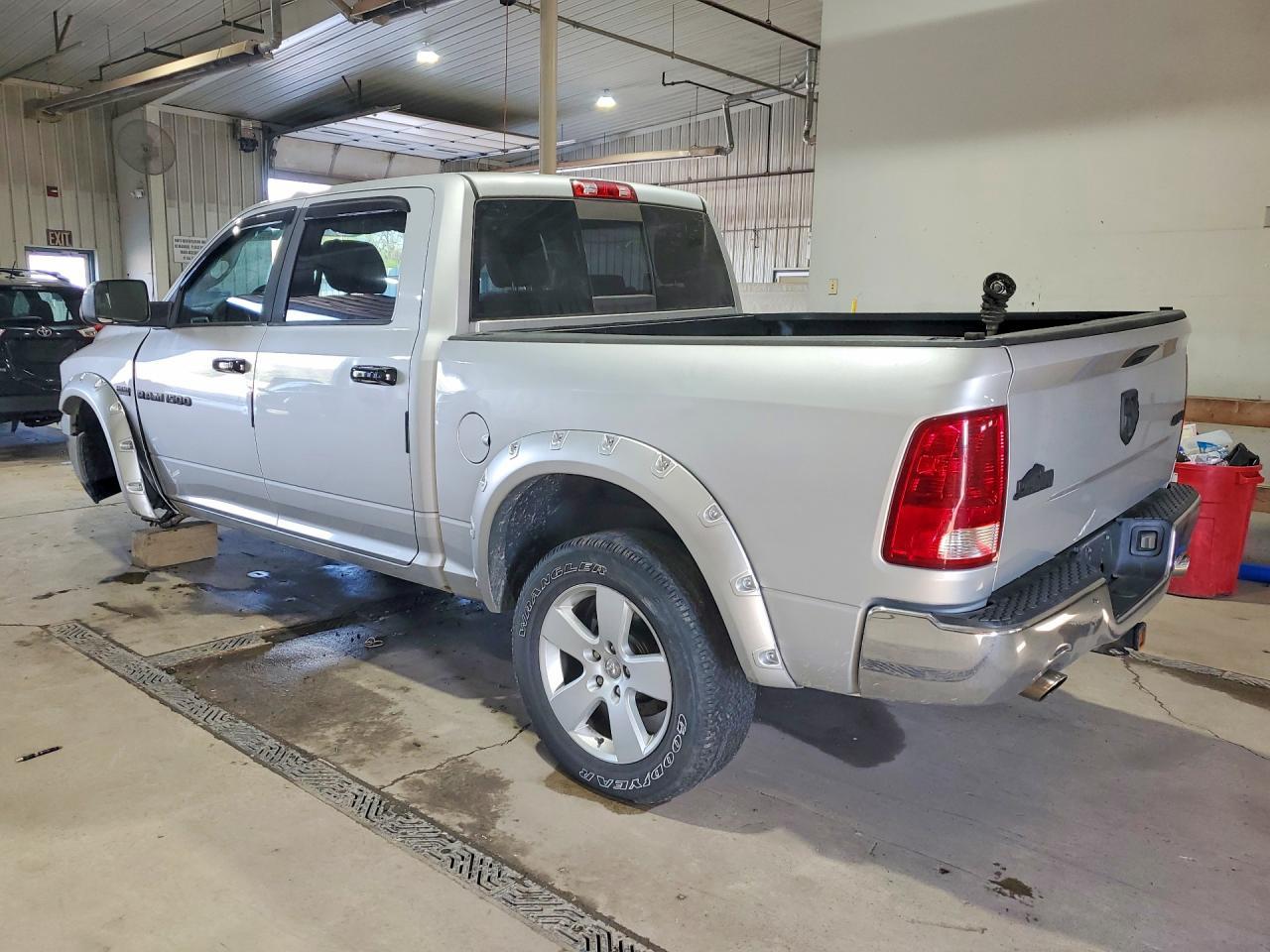 2011 Dodge Ram 1500 - Фото 2