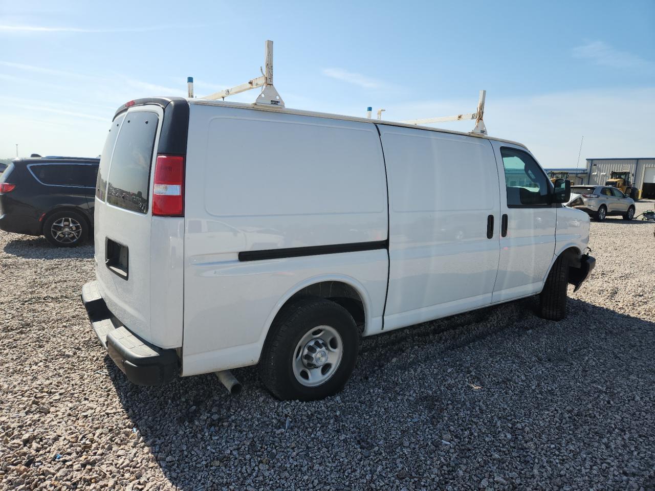 2020 Chevrolet Express G2500 - Фото 3