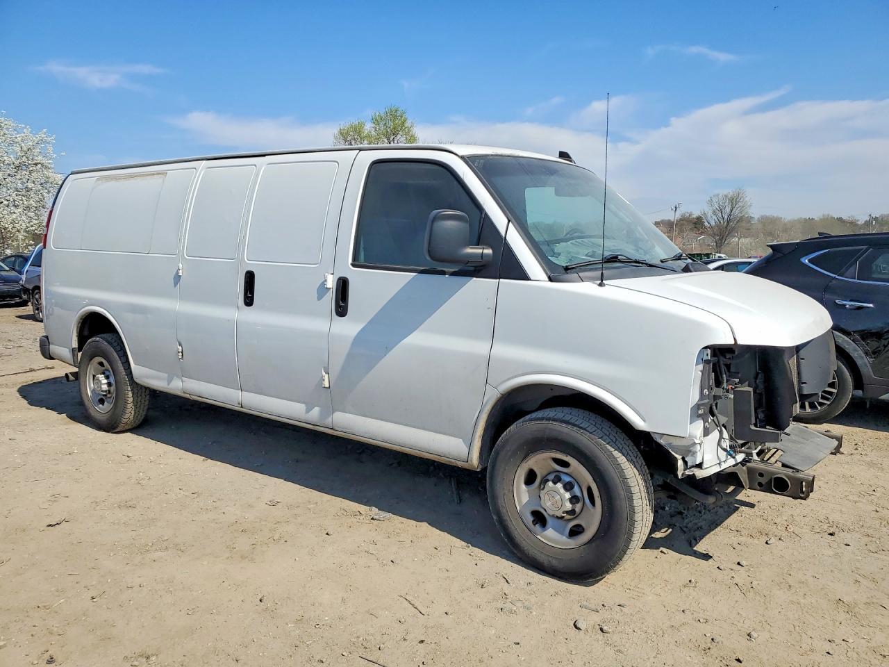 2020 Chevrolet Express 2500 Cargo Delivery Van - Image 4