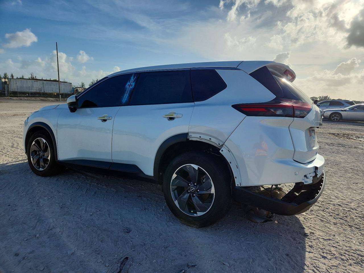 2024 Nissan Rogue Sv - Фото 2