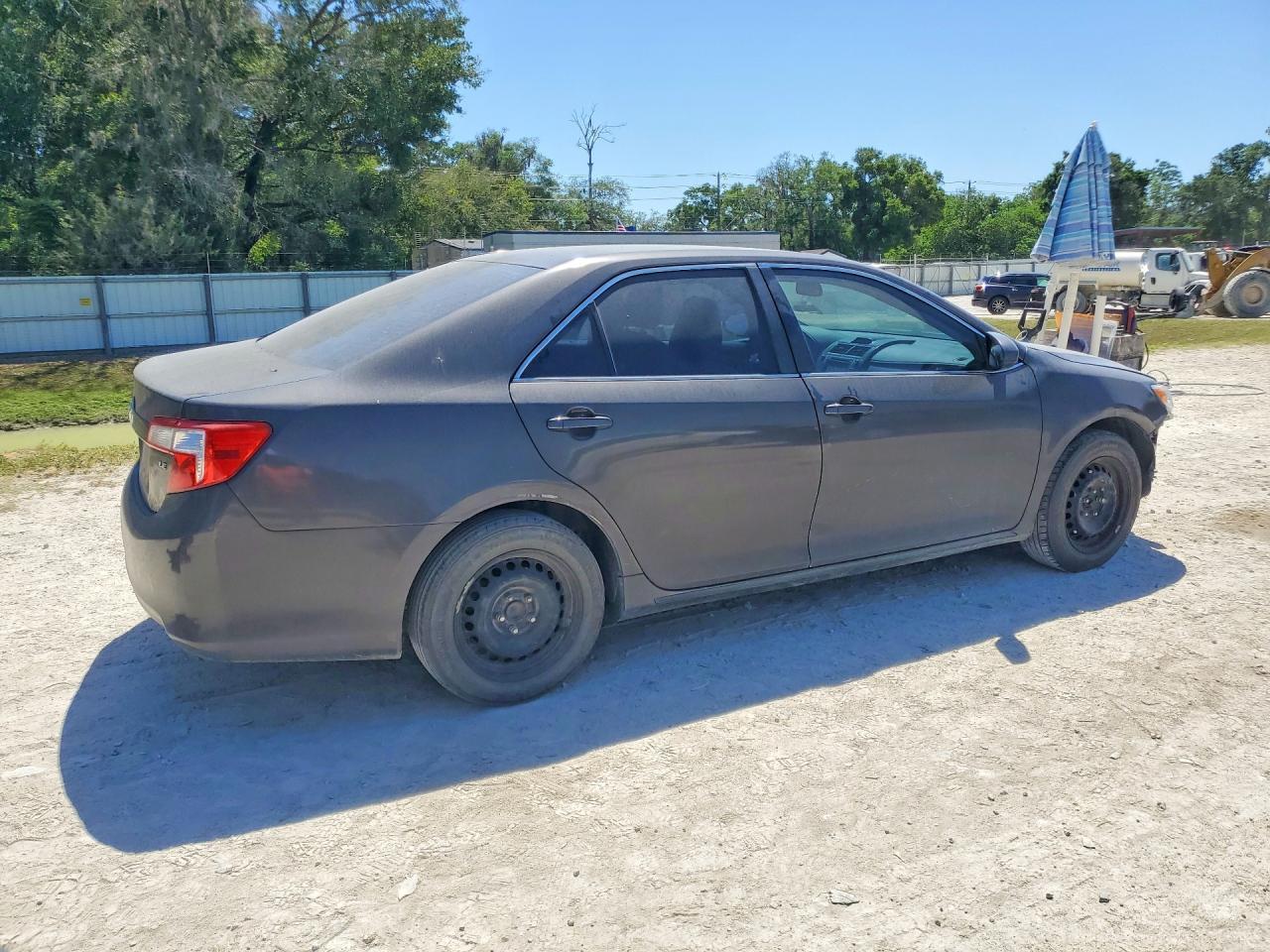 2012 Toyota Camry Le - Image 3