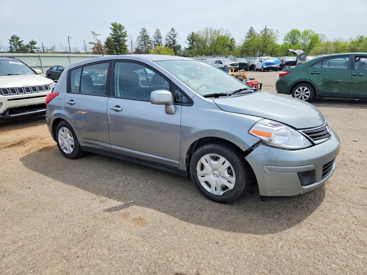 2011 Nissan Versa 1.8 S - Фото 4