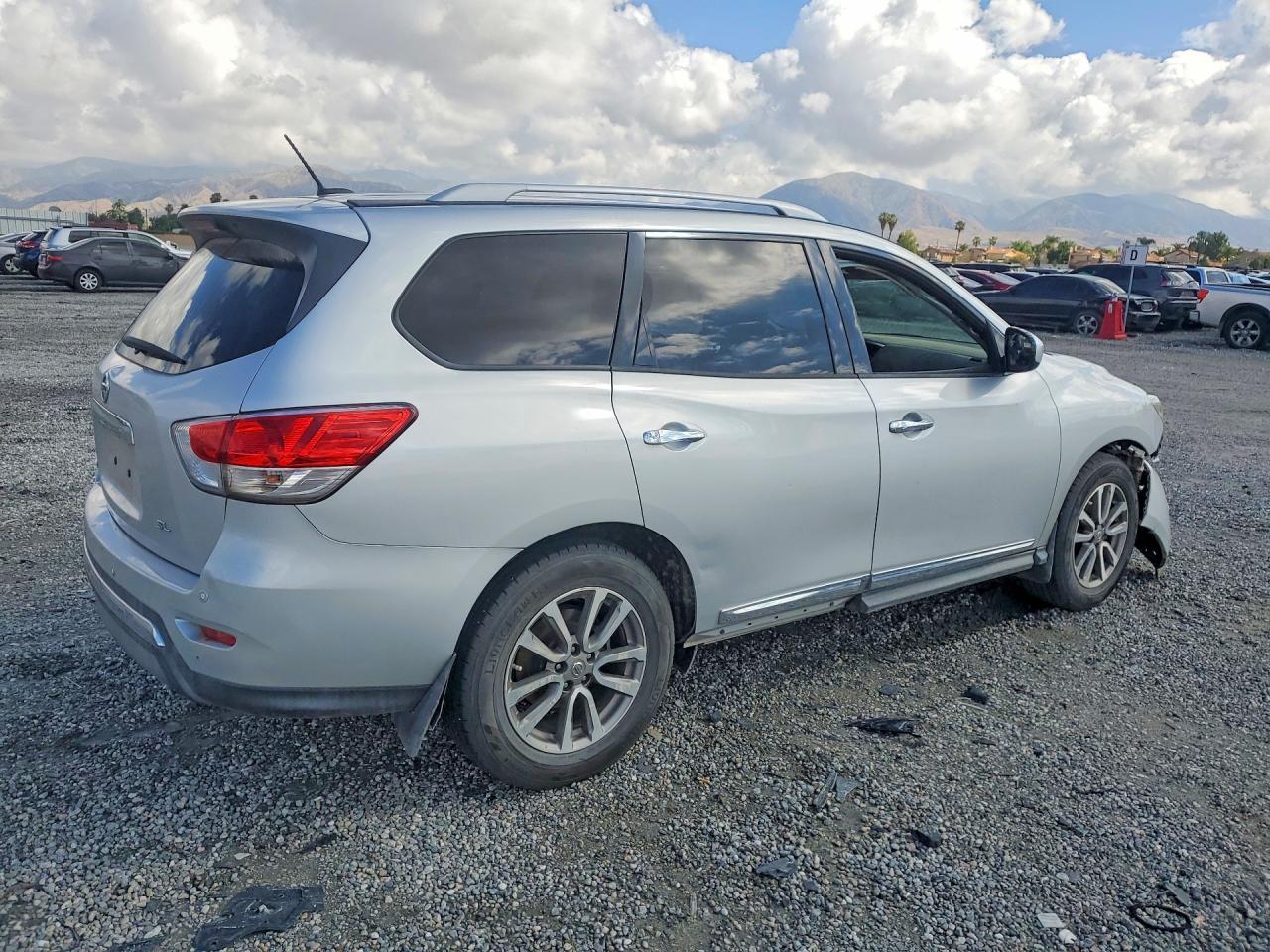 2016 Nissan Pathfinder Sl - Фото 3