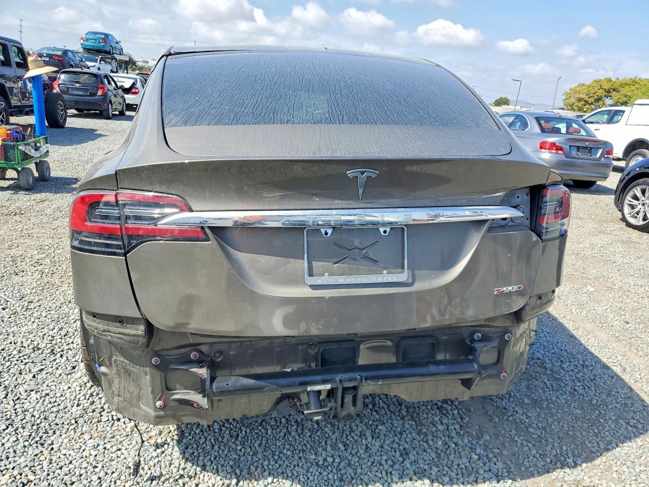 2016 Tesla Model X - Фото 6