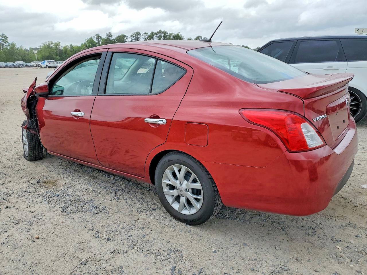 2017 Nissan Versa 1.6 S - Image 2