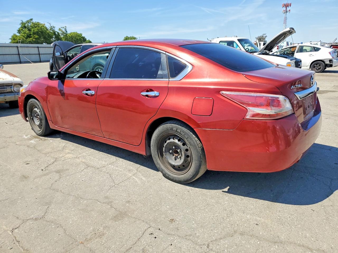 2013 Nissan Altima 2.5 - Фото 2