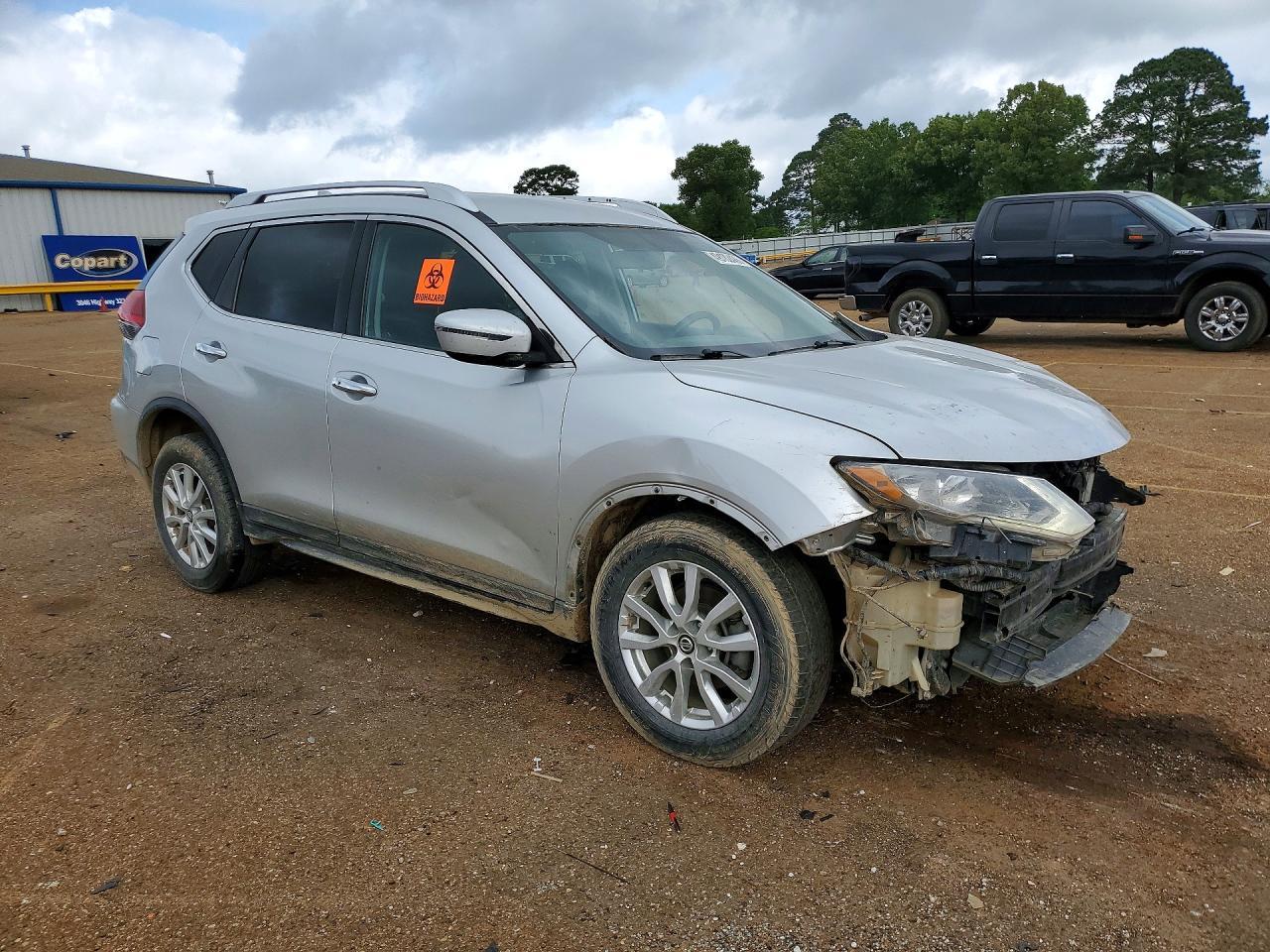 2017 Nissan Rogue Sv - Image 4