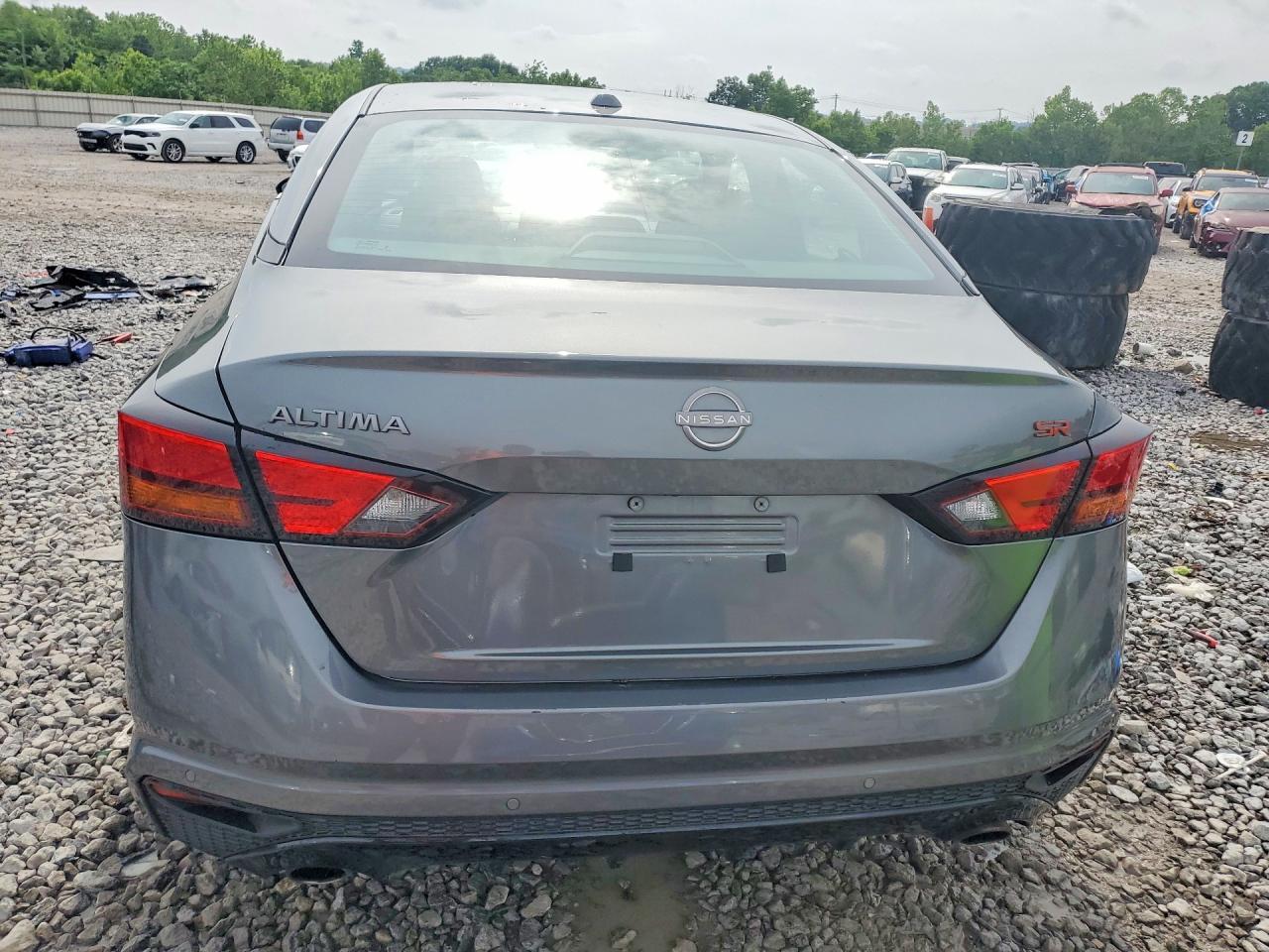 2023 Nissan Altima Sr - Image 6