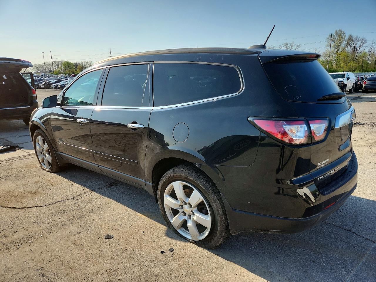 2017 Chevrolet Traverse Lt - Image 2