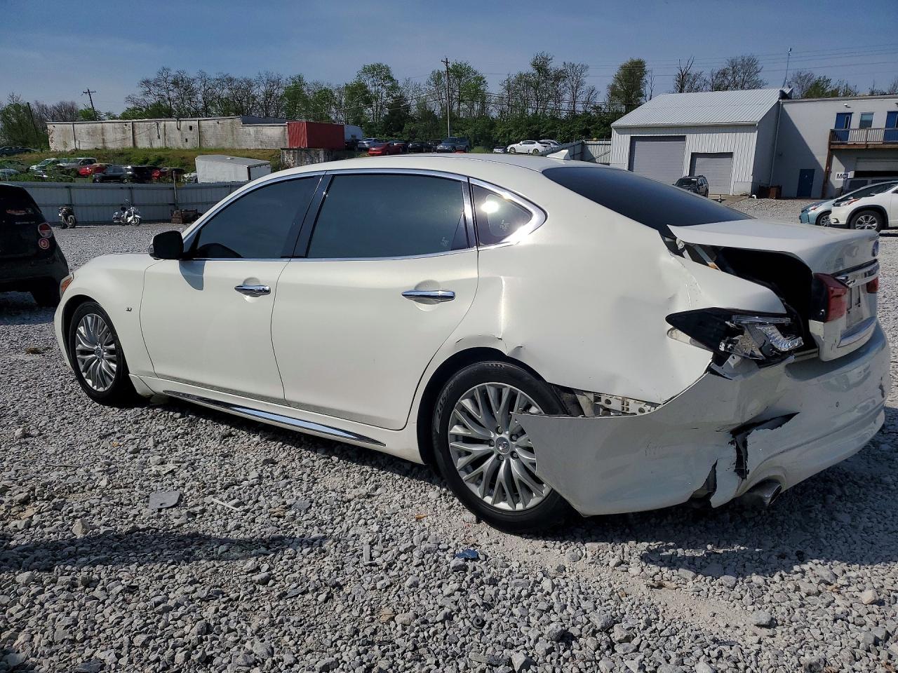 2015 Infiniti Q70L 3.7 - Фото 2