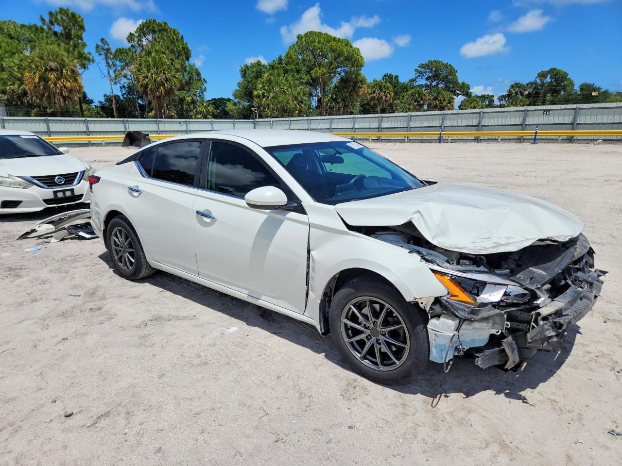 2020 Nissan Altima S - Фото 4