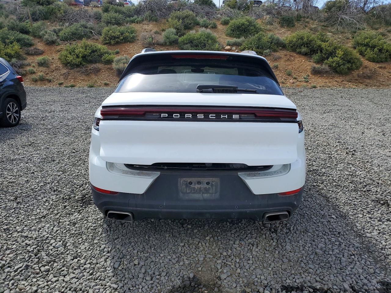2024 Porsche Cayenne - Image 6