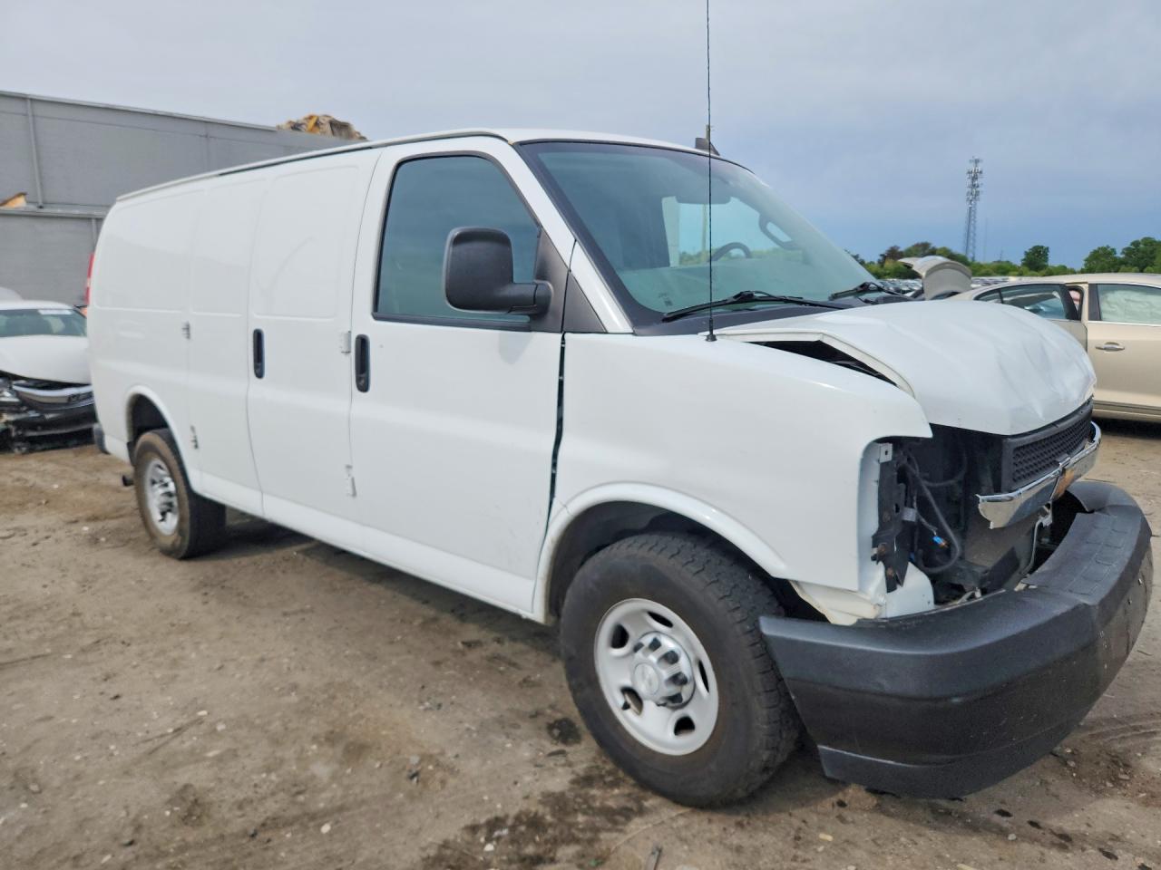 2018 Chevrolet Express 2500 Delivery Van - Фото 4