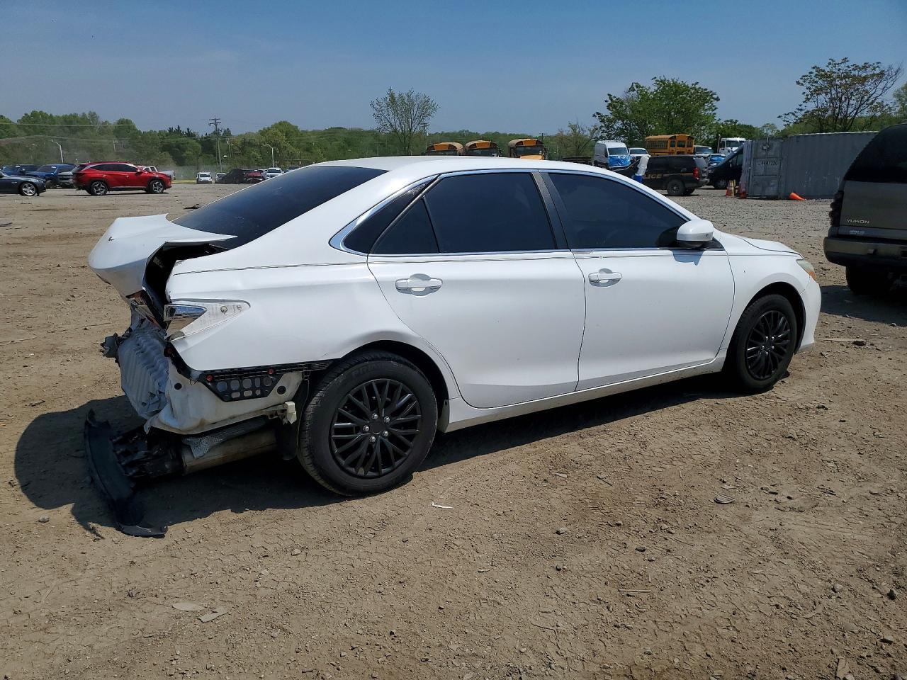 2016 Toyota Camry Le - Image 3