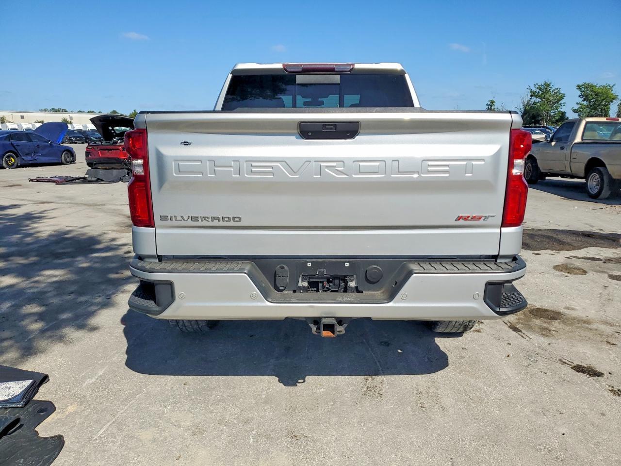 2020 Chevrolet Silverado C1500 Rst - Image 6