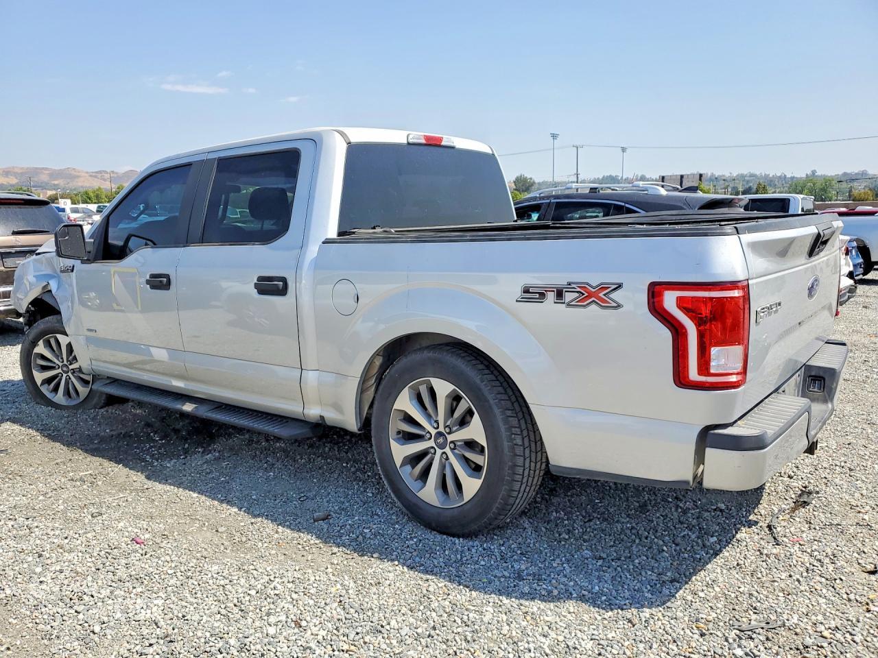 2017 Ford F150 Supercrew - Фото 2