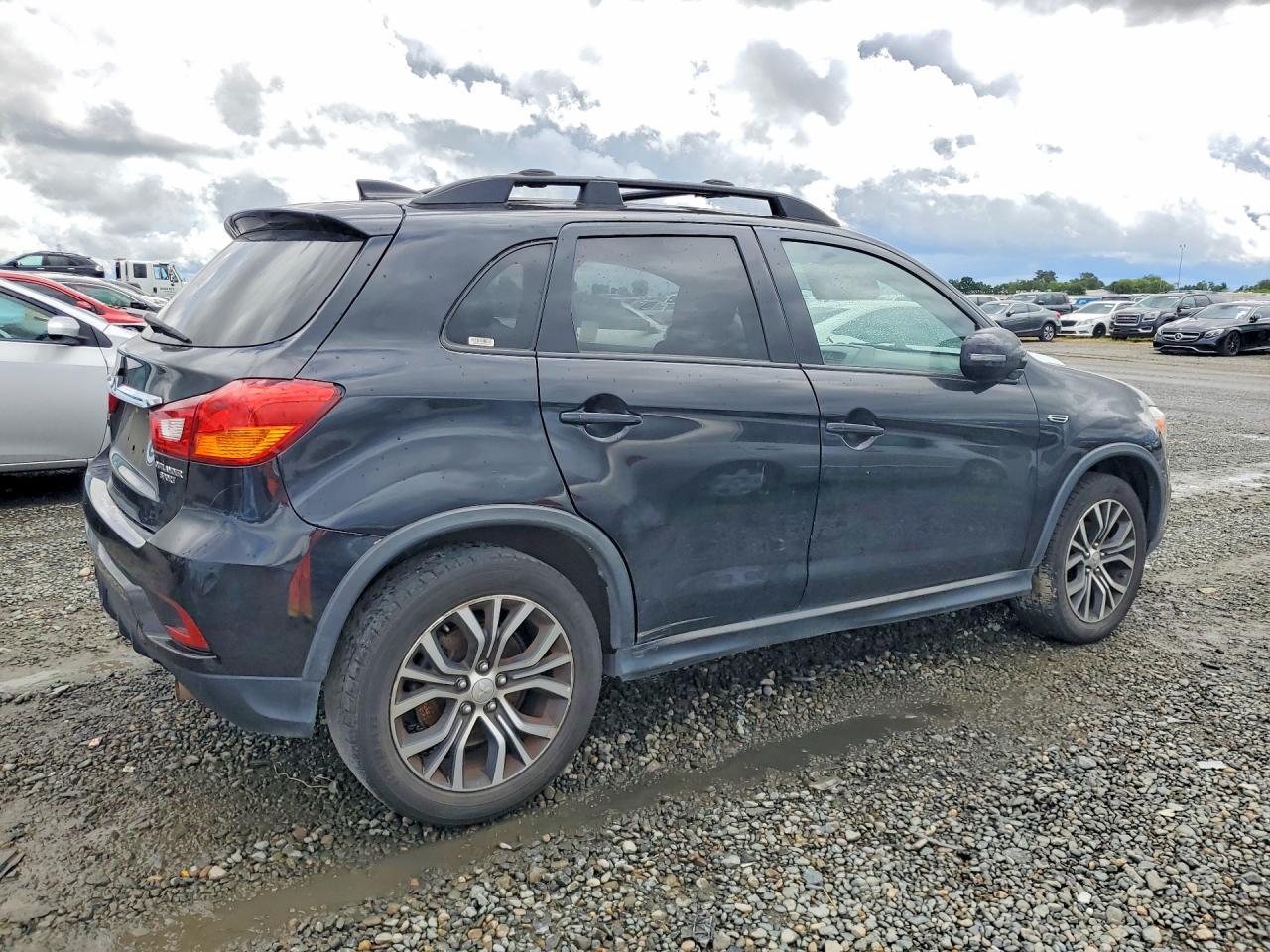 2019 Mitsubishi Outlander Sport Es - Image 3