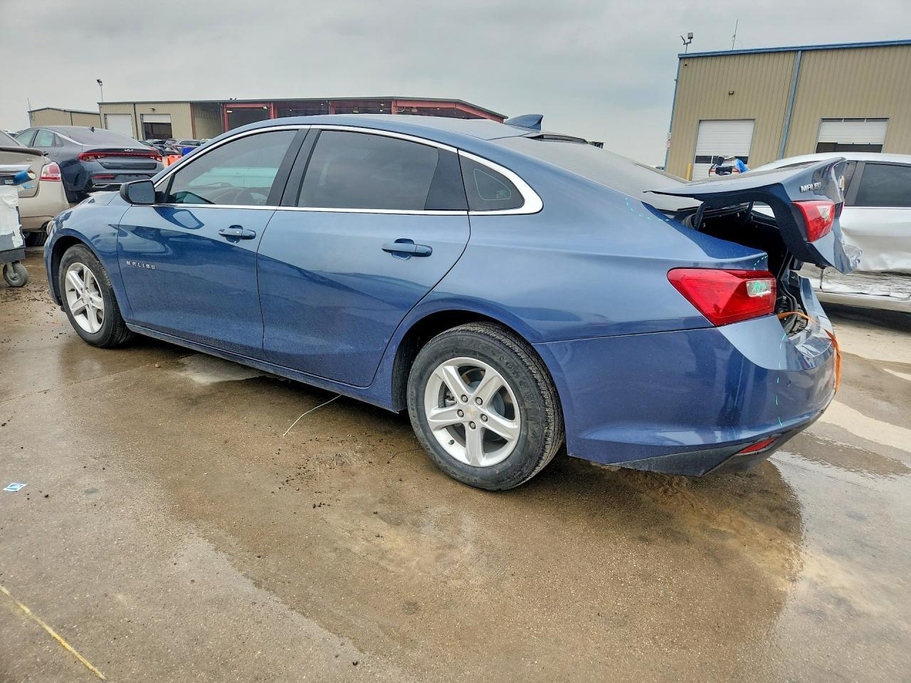 2025 Chevrolet Malibu Lt - Image 2