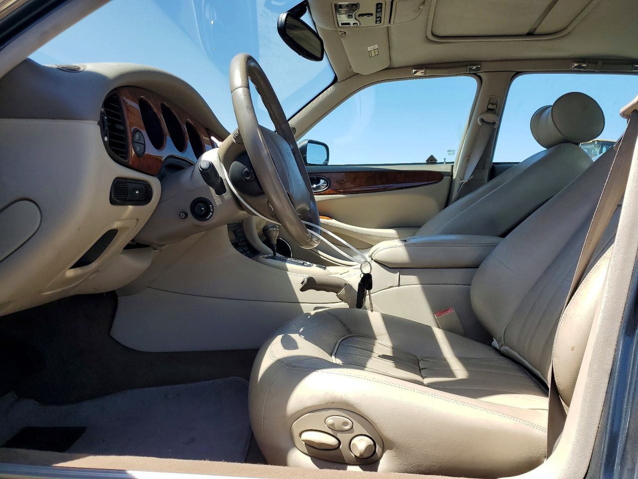 1998 Jaguar Xj8 - Image 7