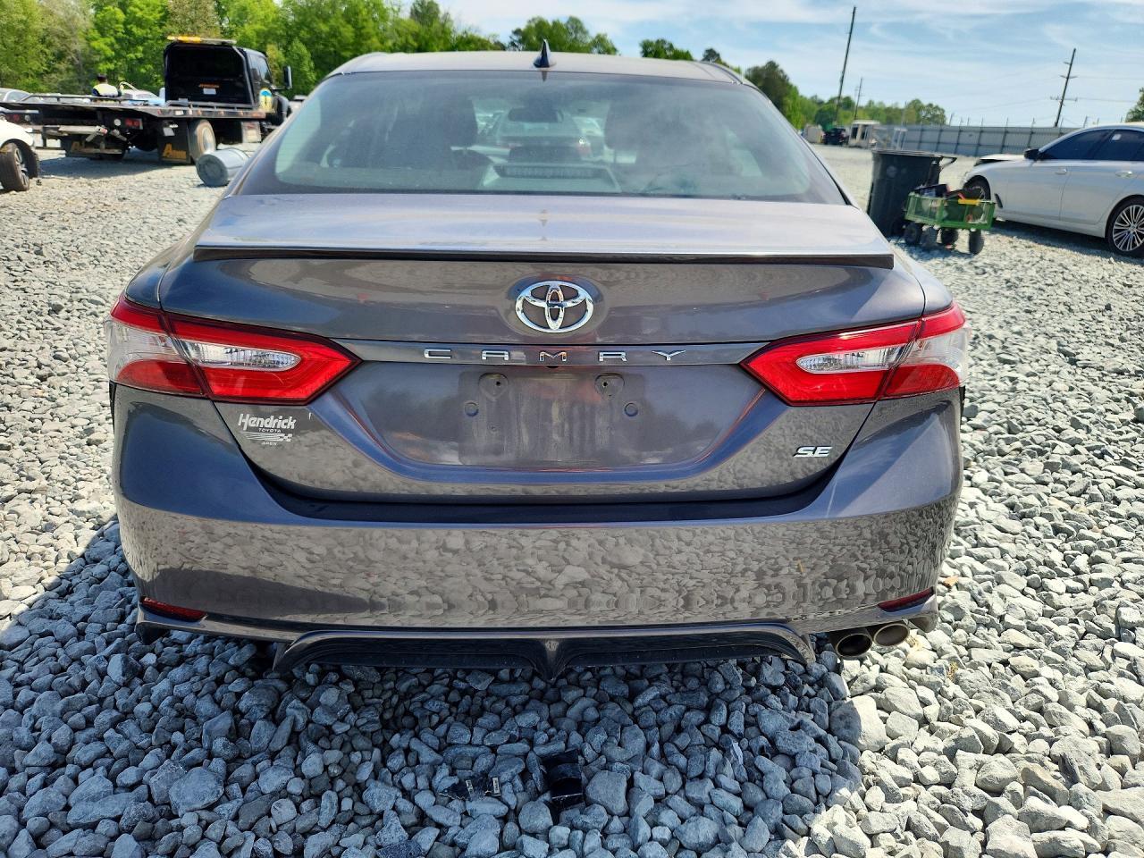 2019 Toyota Camry Se - Image 6