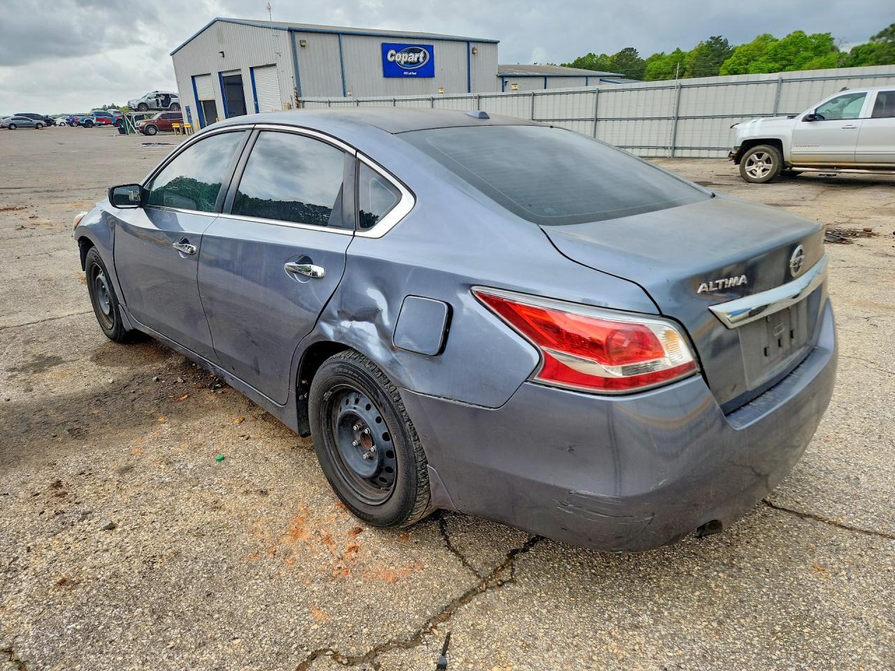 2015 Nissan Altima 2.5 S - Фото 2