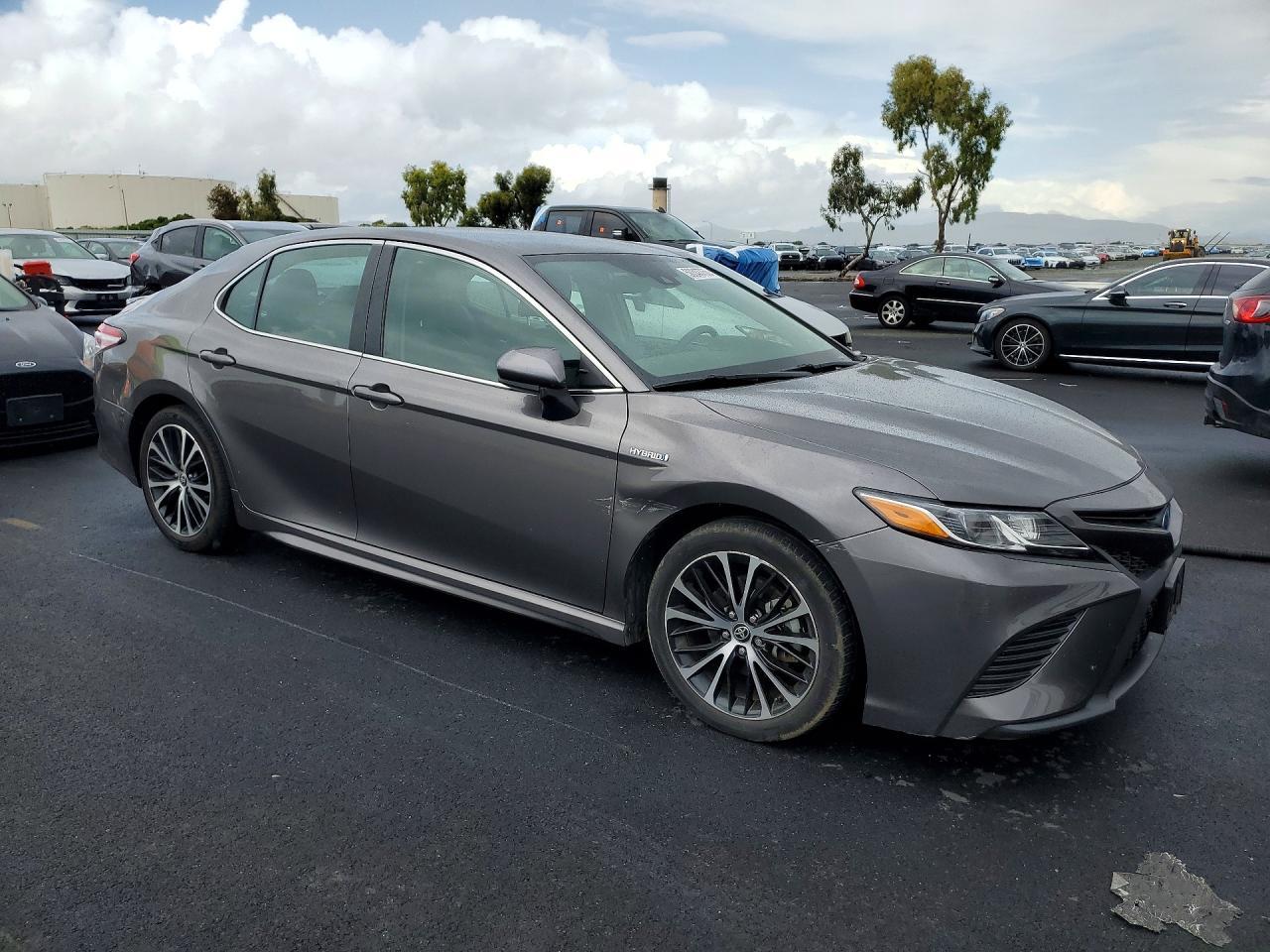 2020 Toyota Camry - Фото 4