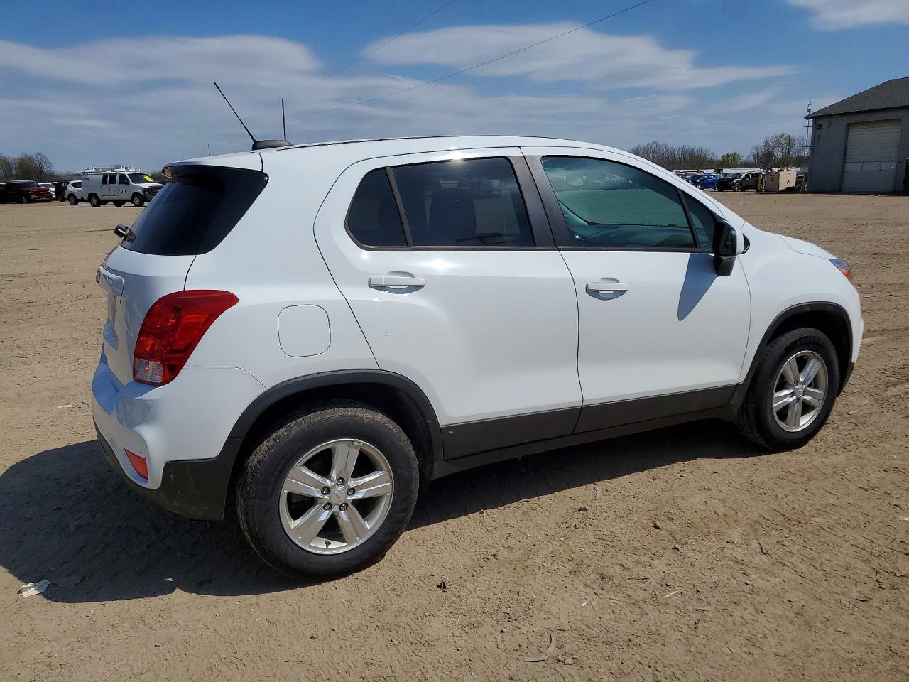 2020 Chevrolet Trax Ls - Image 3