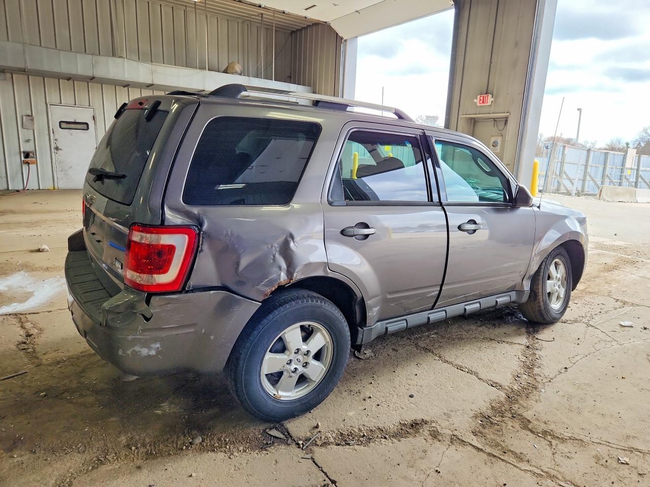 2010 Ford Escape Limited - Фото 3
