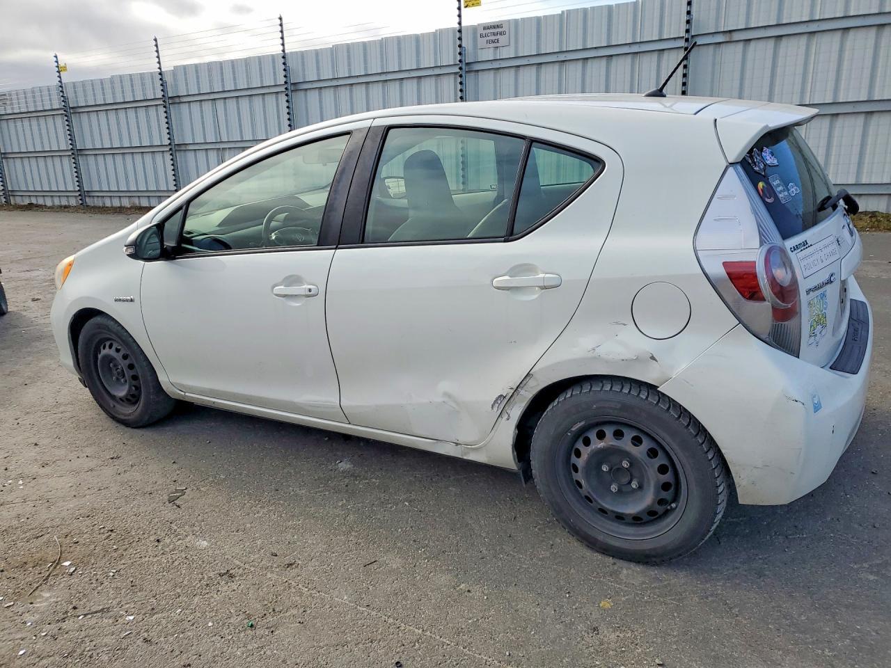 2014 Toyota Prius C One - Image 2