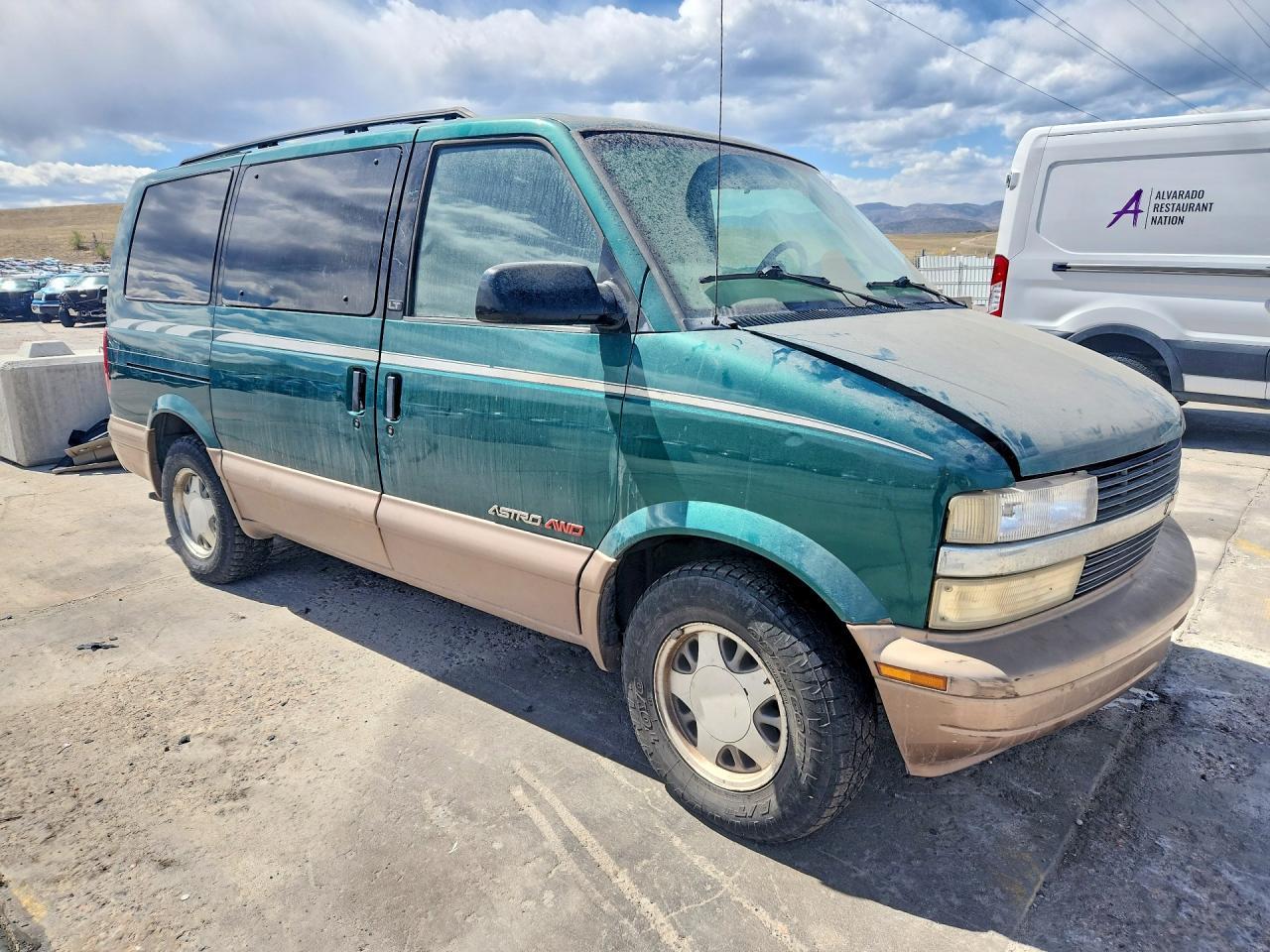 2000 Chevrolet Astro Van Delivery Van - Image 4