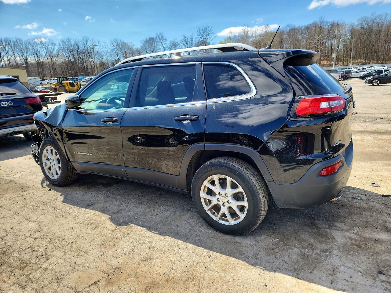 2017 Jeep Cherokee Latitude - Image 2